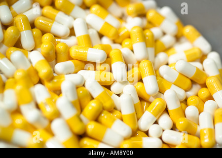 Nahaufnahme von Kapseln bei pharmazeutischen Unternehmen Stockfoto