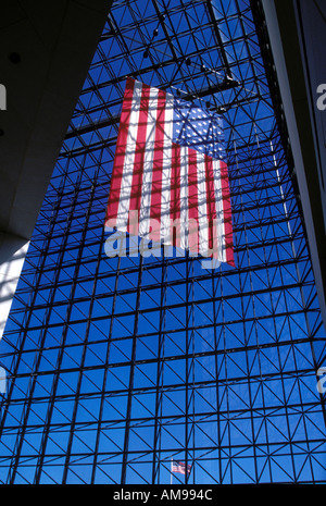 Amerikanische Flagge am JFK Library Boston MA Stockfoto