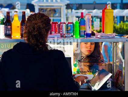 Straßenhändler verkaufen Erfrischungen Stockfoto