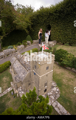 UK Dorset Corfe Castle Modell Dorfkirche Stockfoto