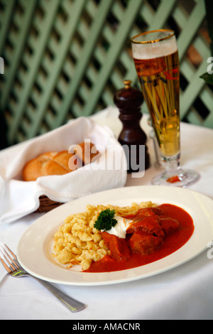 Gulasch-Gericht im gehobenen Weibels Wirtshaus Restaurant mit traditioneller österreichischer Küche befindet sich am Kumpfgasse Wien Stockfoto