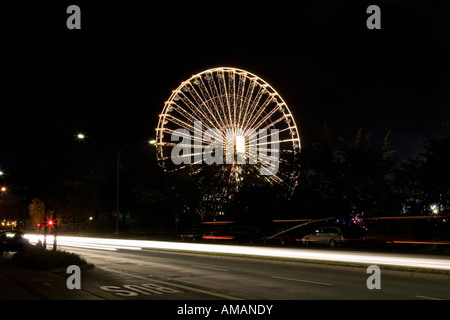 Ein Riesenrad am Abend Stockfoto