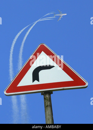 Flugzeug, Verkehrsschild, Deutschland zu gehorchen Stockfoto