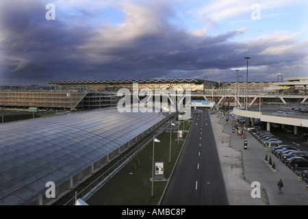 ICE-Bahnhof (Bahnhof) ca Konrad-Adenauer-Flughafen Köln / Bonn (Flughafen), Deutschland, Nordrhein-Westfalen, Köln Stockfoto