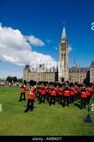 Wechsel von der Wache Zeremonie kanadischen Parlamentsgebäude Ottawa Ontario Kanada Stockfoto