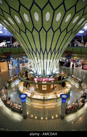 Abu Dhabi Flughafen terminal Interieur, Vereinigte Arabische Emirate, Naher Osten Asien Stockfoto