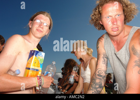 Personen Sie auf dem Campingplatz auf einem Open Air genannt Southside Fesitval in Neuhausen Ob Eck Deutschland Stockfoto