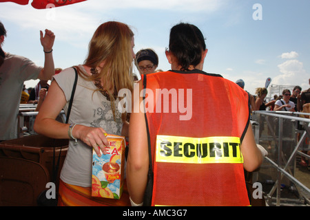 Personen Sie auf dem Campingplatz auf einem Open Air genannt Southside Fesitval in Neuhausen Ob Eck Deutschland Stockfoto