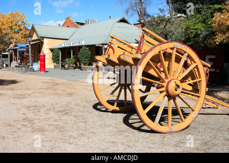 Orange aus Holz Blockwagen auf Murray Esplanade, historisches Stadtviertel, Echuca, Victoria, Australien Stockfoto