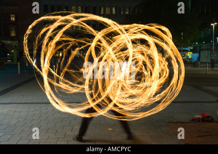 Straße, die Durchführung von schwingenden Fackeln, Cathedral Square, Christchurch, Neuseeland Stockfoto