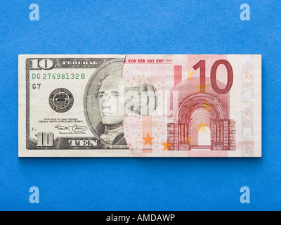 Puzzle-Teile des zehn-Dollar-Schein und zehn Euro-banknote Stockfoto