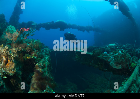 Außenseite des versunkenen Schiff Fujikawa Maru Truk Lagoon Chuuk Föderierte Staaten von Mikronesien Stockfoto