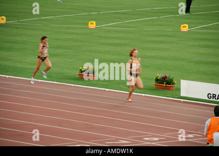 Womens-Track-Rennen im klassischen Sport treffen in Athen Griechenland Stockfoto