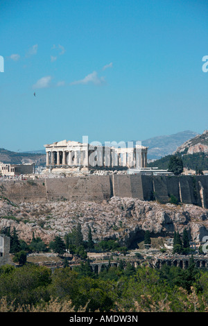 Touristen, die die Rocck des Parthenon in Athen Griechenland Stockfoto