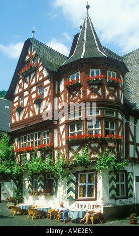 Restaurant Altes Haus (Altbau) in Bacharach im Flusstal Rheins in Deutschland Stockfoto