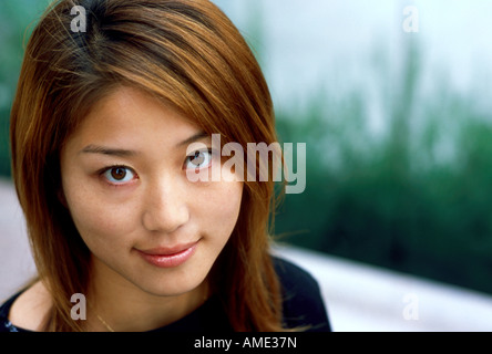 Junge Frau von oben Stockfoto