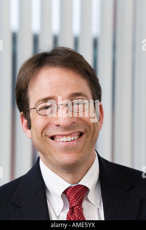 Porträt eines Geschäftsmannes Lächeln auf den Lippen. Stockfoto