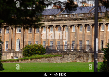 Royal Crescent in der Stadt Bath im Herbst. Bild von Jim Holden. Stockfoto