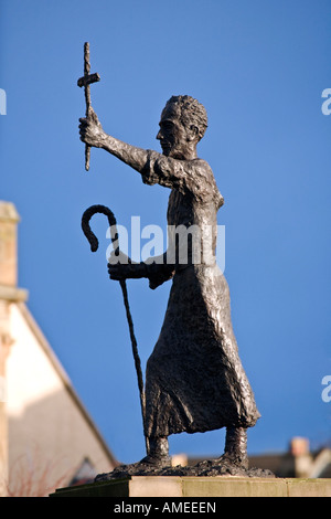 Norman Galbraiths Skulptur des Heiligen Mirin Gönner Heiliges von Paisley, Schottland. Stockfoto