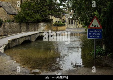 Furt bei Bourton auf dem Wasser, Glos, UK Stockfoto