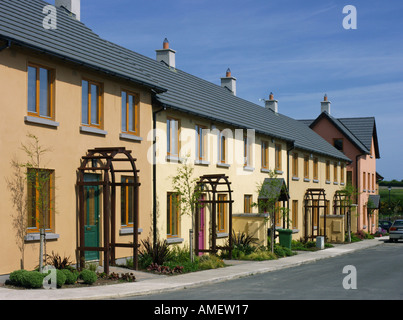 Neue Häuser im Dorf Lusk, in der Nähe von Dublin, Irland Stockfoto