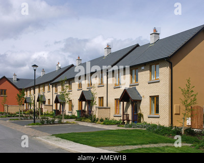 Neue Häuser im Dorf Lusk, in der Nähe von Dublin, Irland Stockfoto