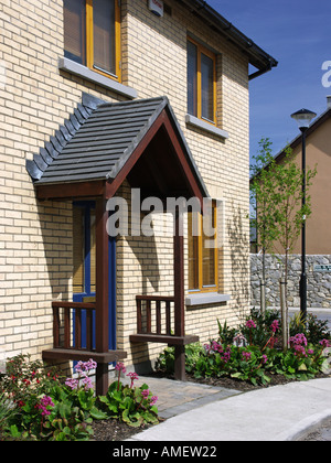 Neue Häuser im Dorf Lusk, in der Nähe von Dublin, Irland Stockfoto