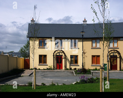Neue Häuser im Dorf Lusk, in der Nähe von Dublin, Irland Stockfoto