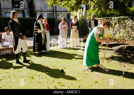 Georgische Trachtenumzug, der Jane Austen Festival in Bath England UK GB spielen Krocket im Royal Crescent Hotel starten Stockfoto