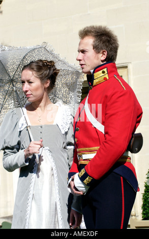 Georgische Trachtenumzug, der Jane Austen Festival in City of Bath England UK GB starten Stockfoto