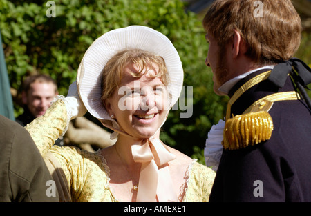 Georgische Trachtenumzug, der Jane Austen Festival in der Stadt Bath England UK GB starten Stockfoto