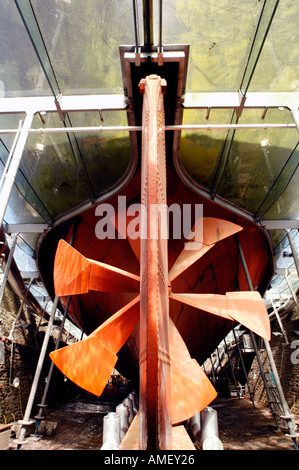 Stern und Propeller der SS Great Britain, gebaut von viktorianischen Ingenieur Isambard Kingdom Brunel abgebildet im Trockendock Bristol England Stockfoto