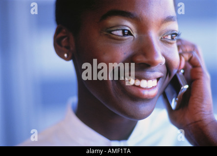 Frau mit Handy Stockfoto