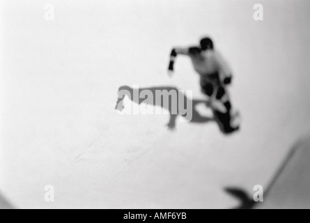 Verschwommene Sicht der Person Skateboarding Stockfoto