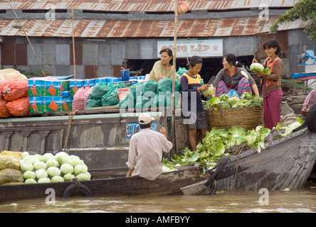 Phung Hiep schwimmenden Markt im Mekong-Fluss-Delta in der Nähe von Can Tho Stockfoto