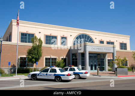 Polizeiautos geparkt vor dem Polizeipräsidium in Caldwell, Idaho. Stockfoto
