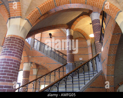 Treppe an der Kunsthochschule Teekenschool entworfen von Cuypers Architekt Roermond Limburg Niederlande Stockfoto