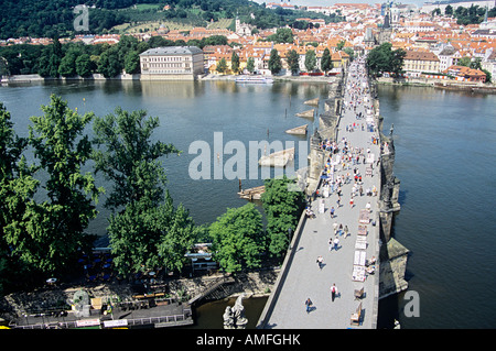 Karlsbrücke, Karluv Most, Moldau, angesehen vom Altstädter Brückenturm, Prag, Tschechische Republik Stockfoto