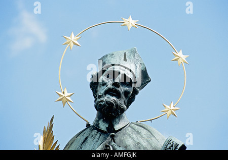 Heiligen Johannes von Nepomuk-Statue auf der Karlsbrücke, die meisten Karluv, Prag, Tschechische Republik Stockfoto