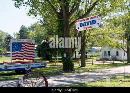 Melden Sie sagen willkommen zu Hause David für das Marine Corps Stockfoto