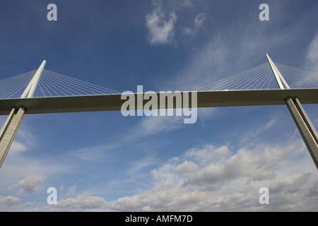 Millau-Viadukt höchste Brücke der Welt, überspannt die Tarn-Schlucht-Südfrankreich Stockfoto