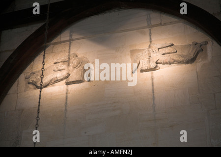 Laurentius Anglo Saxon Kirche, Bradford on Avon, Wiltshire, England Innenwand Schnitzereien von Engeln Stockfoto