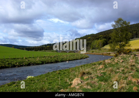 der Fluss Don in der Nähe von Strathdon in den Cairngorms National Park Aberdeenshire