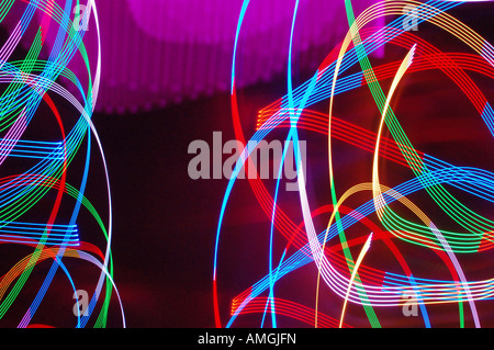 Abstrakte Farblinien und Licht von einer bunten Lichtquelle erstellt Stockfoto