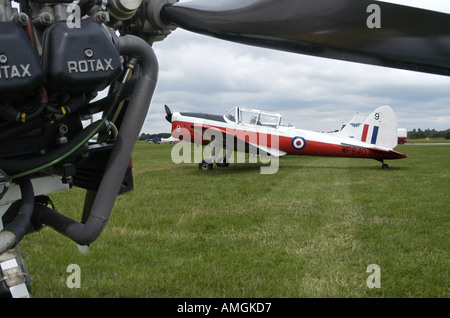 Streifenhörnchen ehemaligen RAF-Schulflugzeug Stockfoto