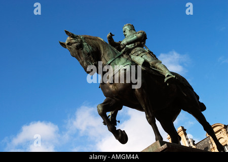 Statue von Edward Prince Of Wales oder der schwarze Prinz auf dem Pferd in der Stadt Leeds West Yorkshire England Stockfoto