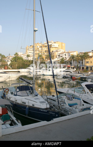 Hafen Puerto Cabopino August 2006 Stockfoto