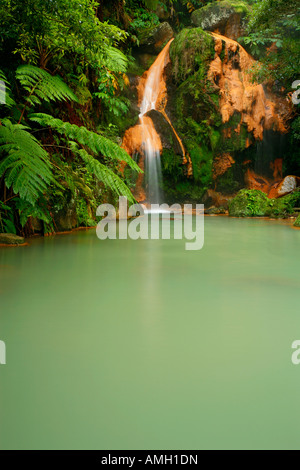 Das Thermalbad in Caldeira Velha natürliches Monument Sao Miguel Island Azoren Portugal Stockfoto