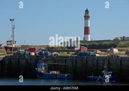 Buchan Ness Boddam Hafen und Leuchtturm in der Nähe von Peterhead Aberdeenshire Sommer Highland Region Schottland August 2007 Stockfoto