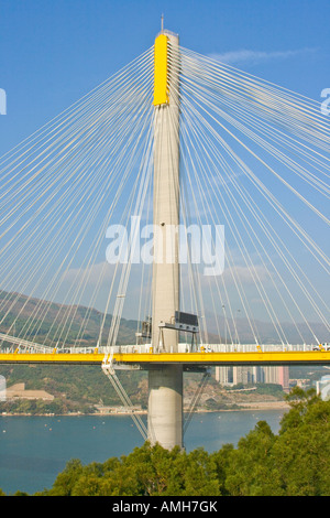 Closeup architektonische Detail Steel Tower Kopf Tsing Kau Kabel gebliebene Brücke Hong Kong SAR Stockfoto